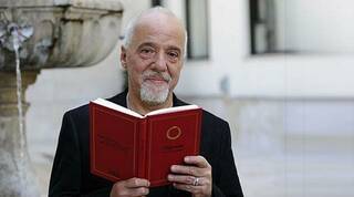 Paulo Coelho es duramente cuestionado por la Red Iberoamericana de Estudio de las Sectas