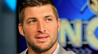 El deportista Tim Tebow ahora pierde a su novia, por permanecer célibe hasta el matrimonio