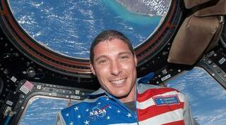 Mike Hopkins, el astronauta que llevó al espacio el Santísimo Sacramento