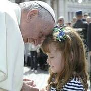 El Papa invita a secar lágrimas, pidiendo a Dios otorgue salud y conforte a quienes sufren