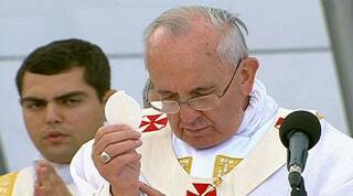 El Papa con afecto proclama: 