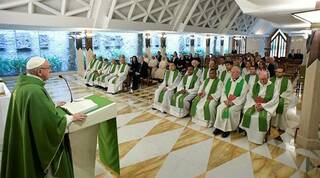 Sólo el poder de Dios nos salva y nos cura, exhorta Papa Francisco