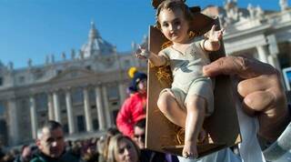 Papa: Jesús nos recuerda que la mitad de los refugiados son niños inocentes