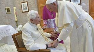 El Papa emérito Benedicto XVI analiza el 