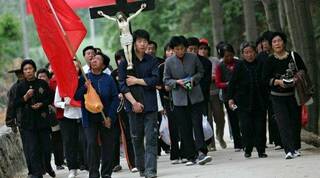 Informe internacional denuncia que el Partido Comunista Chino se ha vuelto cada vez más hostil hacia los católicos