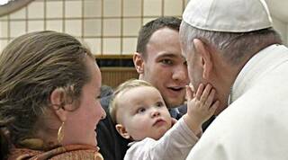 El Papa Francisco invoca en video el 