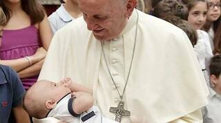 Papa Francisco reitera llamado a respetar la dignidad de cada ser humano