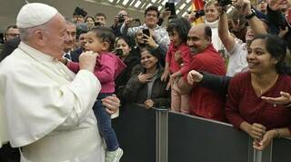 Video: En emotiva catequesis el Papa enseña por qué el pesebre es un 