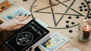 «Maldiciones, maleficios y la magia son herramientas de Satanás y sus brujas» denuncia un exorcista