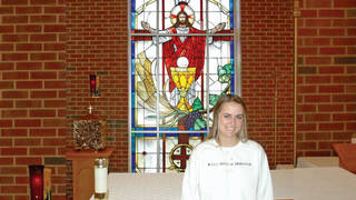 Milagro de amor: La devoción por la Adoración Eucarística de una joven norteamericana es fuente de conversiones