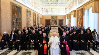 EL Papa alienta una liturgia que “lleve al pueblo a Cristo” que toque “el corazón y la existencia del pueblo de Dios”