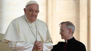 “Cuidar de los pobres y necesitados” para “ir adelante en la santidad”, alienta el Papa Francisco