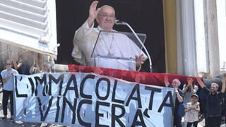 Durante la fiesta de la Asunción el Papa Francisco invoca el auxilio de “María Reina de la Paz”