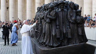 El Papa abraza a quienes “atraviesan mares y desiertos” buscando “vivir en paz y seguridad”